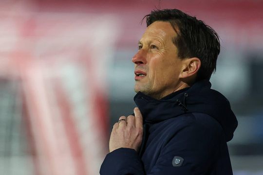 PSV-trainer Roger Schmidt alsnog geschorst voor tirade tegen scheidsrechter Bas Nijhuis
