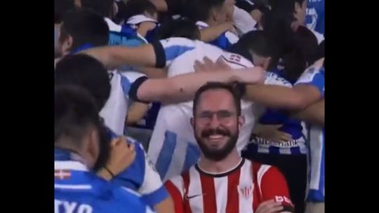 🎥​😂 ​| Geweldig! Athletic-fan gaat heerlijk om met nederlaag tussen hossende Sociedad-fans