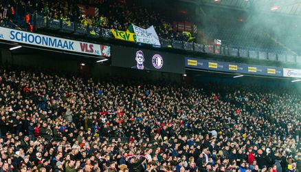 🎥 | Feyenoord brengt emotioneel eerbetoon aan overleden Carlo de Leeuw