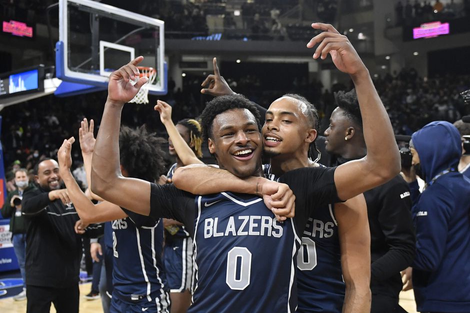 Loopt de route van Bronny James (17) naar de NBA via Australië?