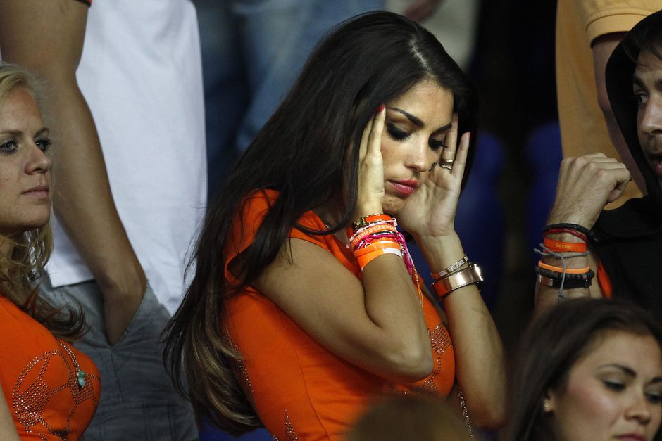 Snoept Yolanthe Cabau van 2 walletjes na Sneijder-hereniging? 'Yo op Ibiza gespot met Lentini Eersteling'