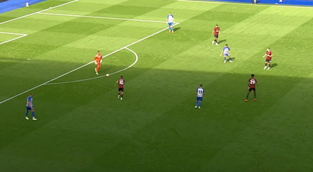 🎥​ | Weer een blunder van een Oranje-keeper: Bart Verbruggen gigantisch in de fout