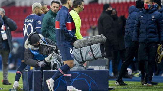UEFA spreekt 'racistische' Roemeense official voorlopig vrij na ophef bij PSG-Basaksehir