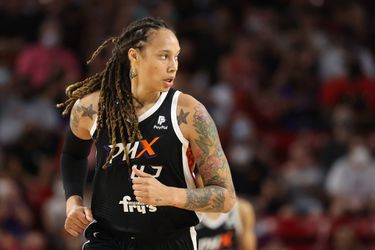 Basketbalster Brittney Griner smeekt Biden om hulp in Russische cel: ‘Doodsbang dat ik hier altijd moet blijven’