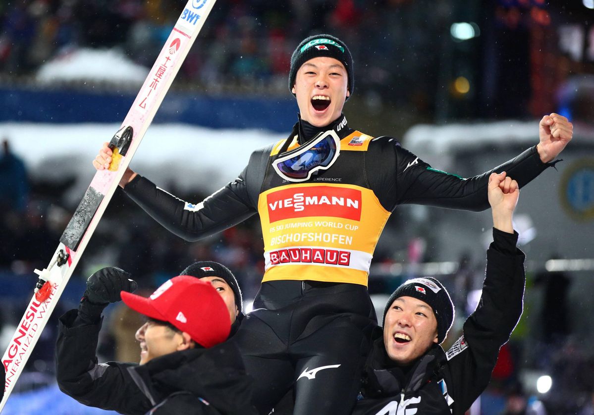 Kobayashi behaalt 'Grand Slam' in Vierschansentournee