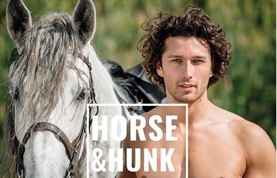 HOT! Voor de liefhebber: hunks en paarden op 1 kalender (foto's)