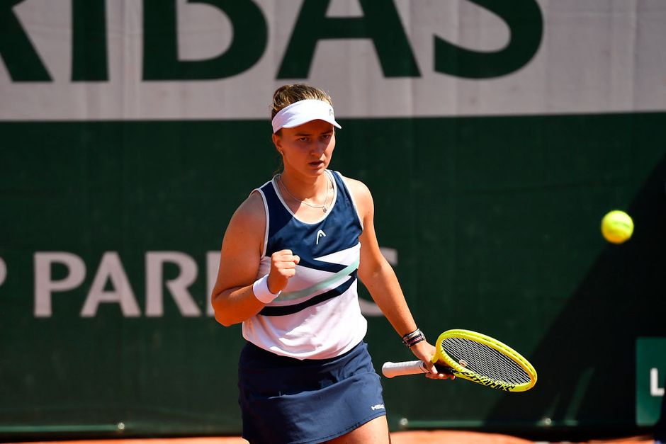 Krejcikova verslaat Stephens op Roland Garros en bereikt voor het eerst kwartfinale bij grand slam