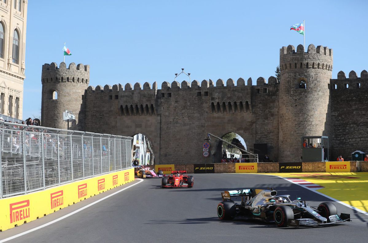 Bottas de koning van het kasteel in Baku, Verstappen net buiten het podium