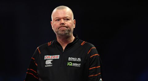 🎥 | Raymond van Barneveld liep idool voorbij: 'Ben echt fan van hem'