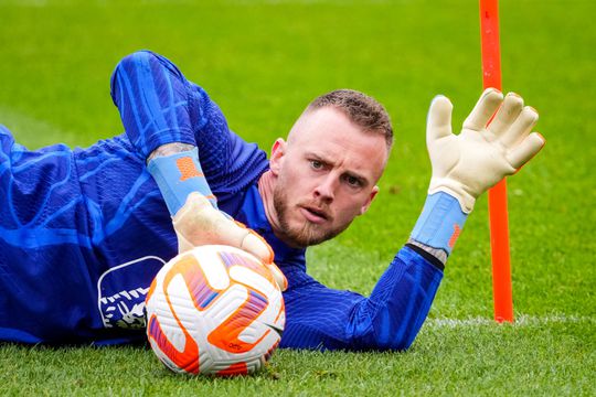 Goed nieuws voor Mark Flekken bij Brentford: 'Keeper ziet concurrent vertrekken'