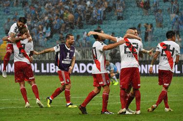 River Plate schiet zichzelf in 95e minuut naar finale Copa Libertadores (video)