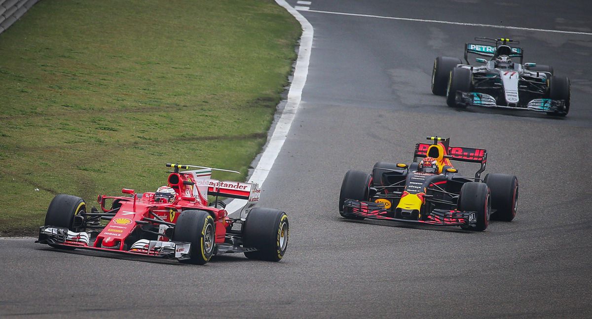 F1-legende Lauda: 'Het seizoen begint weer opnieuw'