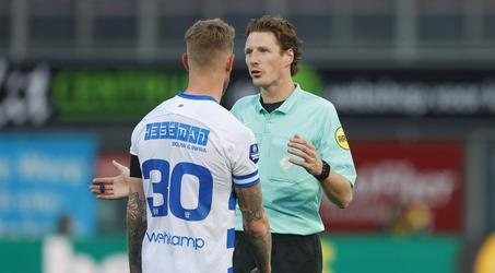 🎥 | Martin van den Kerkhof verklaart keuze voor gele kaart Maikel van der Werff
