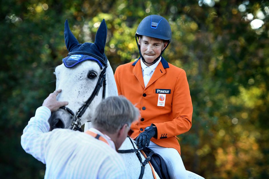 Ruiter Tim Lips trekt zich terug voor cross CHIO Aken: 'Achterstand is te groot'