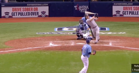 Waanzin! Yankee loopt 100% homerun en voorsprong mis door speakers in het stadion (video)