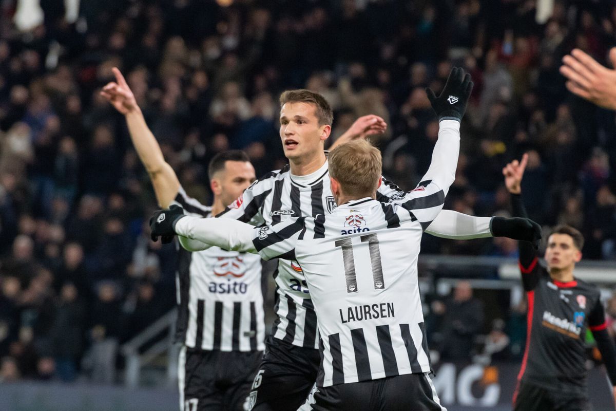 Heracles Almelo wint easy van TOP Oss en gaat als koploper van de KKD een korte break in