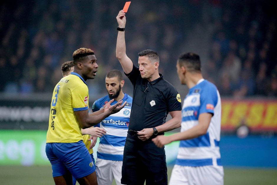 Mbende krijgt strafvermindering, maar mist return tegen De Graafschap