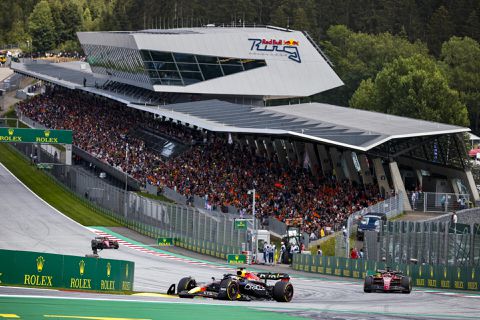 Max Verstappen ziet concurrent Leclerc winnen op thuiscircuit: '2e is ook prima'