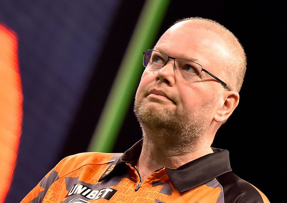 Van Barneveld moet extreem goed gaan gooien om World Grand Prix nog te halen