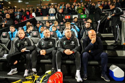 Arne Slot niet ontevreden met remise in Denemarken: 'Midtjylland was de betere ploeg'