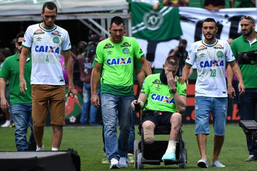 Kippenvel bij eerste duel Chapecoense na vliegtuigcrash