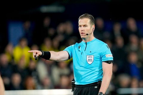 Danny Makkelie naar WK, voor het eerst vrouwelijke arbiter op wereldkampioenschap mannen