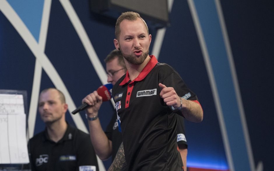 Noppert heeft Van Barneveld bijna te pakken op PDC Order of Merit