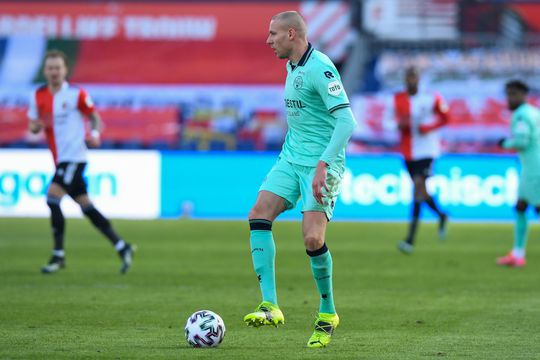 Sven van Beek terug in De Kuip: 'Schijnbeweging naar de verkeerde kleedkamer'