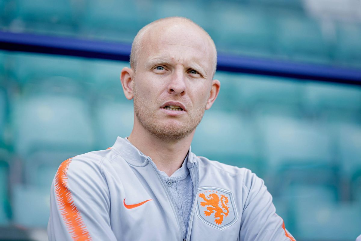 Veurink verlengt tot 2023 als assistent-bondscoach van Wiegman