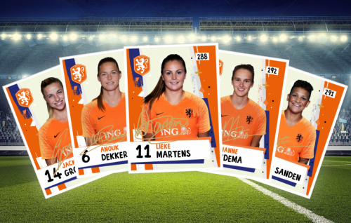 Verzamelaars opgelet: Oranjeleeuwinnen op de voetbalplaatjes van Albert Heijn
