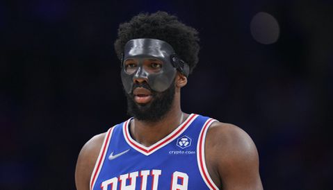 'Masked' Joel Embiid helpt Sixers terug in play-offs tegen Miami, ook Mavs winnen