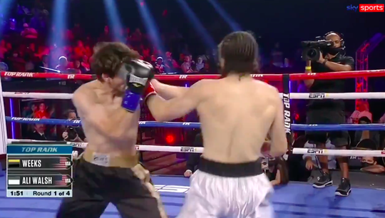 🎥 | Het zit in de genen: kleinzoon van legendarische Muhammad Ali wint bij profdebuut