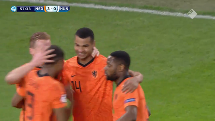 🎥 | Assist, penalty versierd, maar de goal is het mooist: Gakpo deelt mee in de feestvreugde bij Jong Oranje
