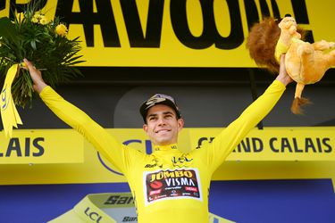 🎥​ | Wout van Aert heeft ritzege beet in Tour de France: 'Eindelijk een flesje kraken'
