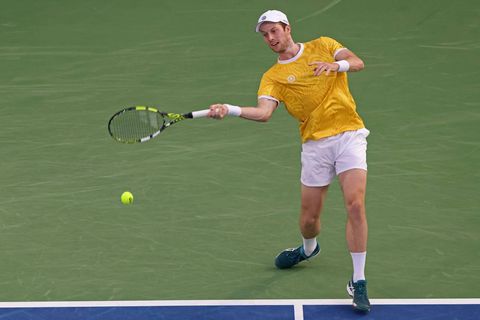 Botic van de Zandschulp verzwikt z'n enkel en moet opgeven in Indian Wells