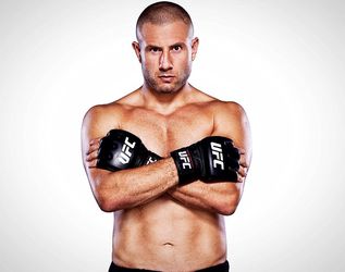 Gökhan Saki zelfverzekerd over UFC-debuut: 'Ik ga de kooi in om z'n kop eraf te slaan'