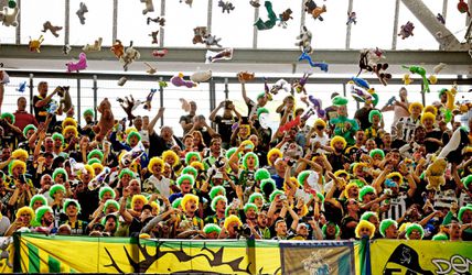 Prachtig: AZ steunt knuffelactie ADO Den Haag met gulle donatie