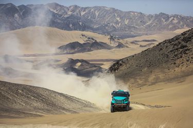 Nederlandse trucker Van Genugten 2e in 1e Dakar-etappe