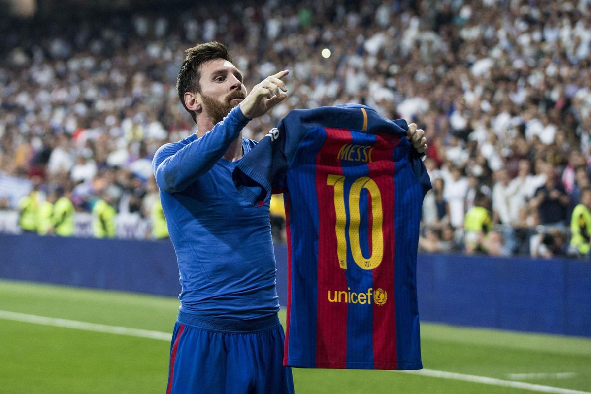 Messi maakt 500e voor Barcelona en dat tegen Real Madrid (video)