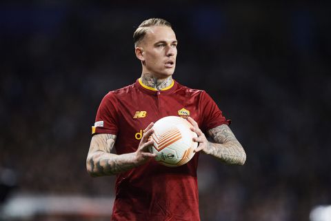 AS Roma-speler Rick Karsdorp moet EL-duels met Feyenoord laten schieten