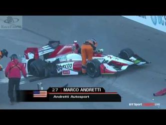 Spectaculair incident bij GP IndyCar, Pagenaud wint (video)