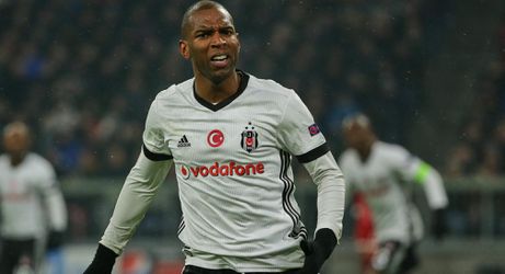 Babel dubbel trefzeker voor winnend Besiktas, koppositie komt in de buurt