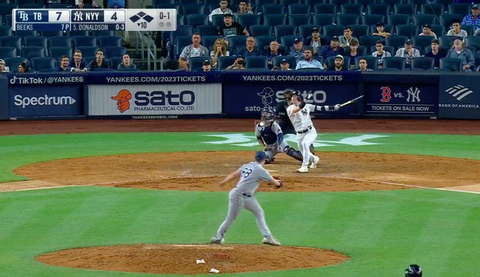 🎥 | NY Yankee Donaldson slaat DEZE zeldzame 'grand slam walk-off homerun'