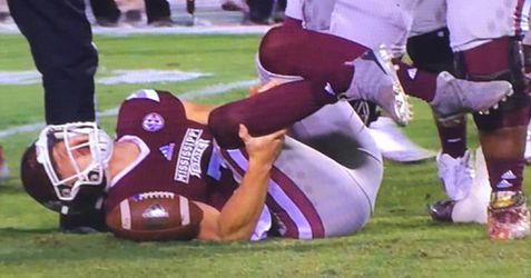 Quarterback heeft klote Thanksgiving door misselijke blessure (video)