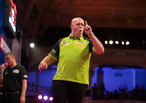 TV-gids: kijk hier naar Michael van Gerwen en Gerwyn Price in finale World Matchplay