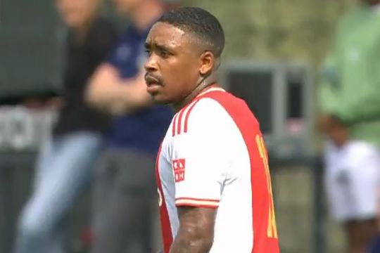 🎥​ | Ajax met debuterende Bergwijn en Wijndal niet langs KAS Eupen in oefenduel