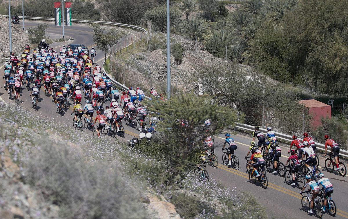 Caleb Ewan sprint naar winst in 2e etappe UAE Tour
