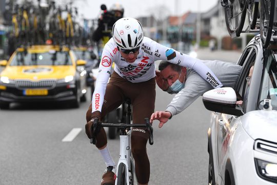 Renners willen af van 'bizarre bidonregel', UCI niet: '2 maanden aanpassingstijd gehad'