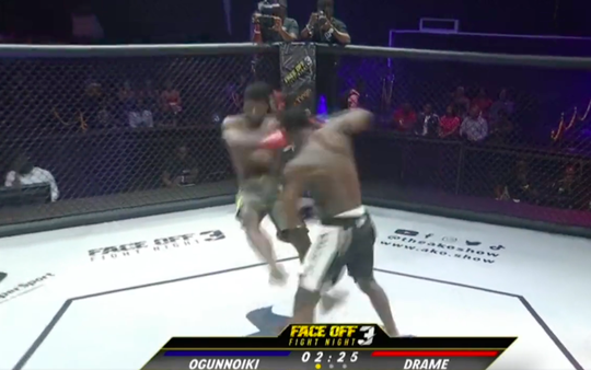 🎥 | Wegvliegen? Welterusten! Rechterhoek lanceert MMA-vechter KO