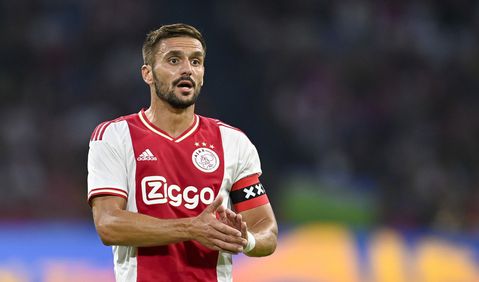 Dusan Tadic gaf overvallers een elleboogstoot: 'Ik zou mijn trots nooit opgeven'